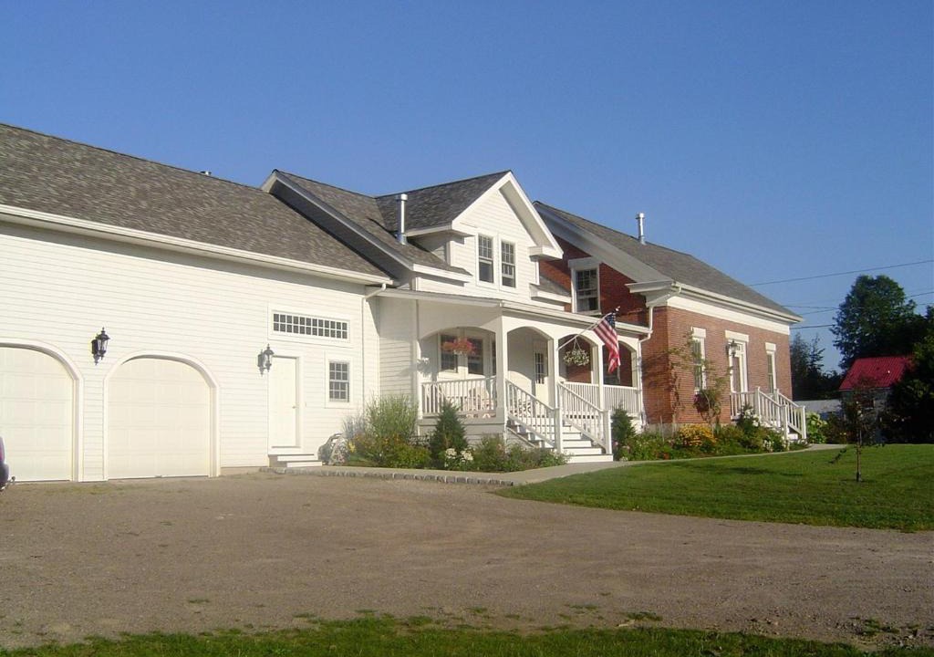 North Hero Bed & Breakfast | Dodds Brick House Bed & Breakfast