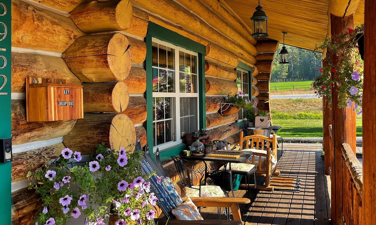 Bonners Ferry Hotel | Dodge Peak Lodge