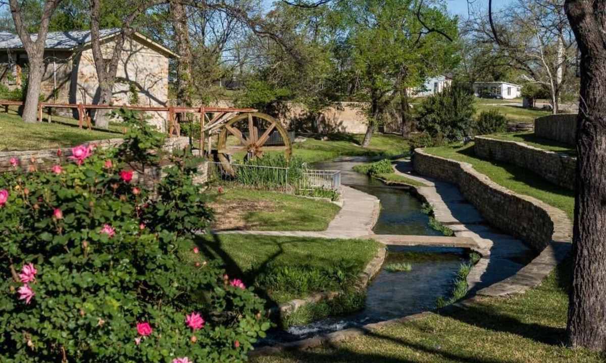San Saba Hotel | Dofflemyer Hotel