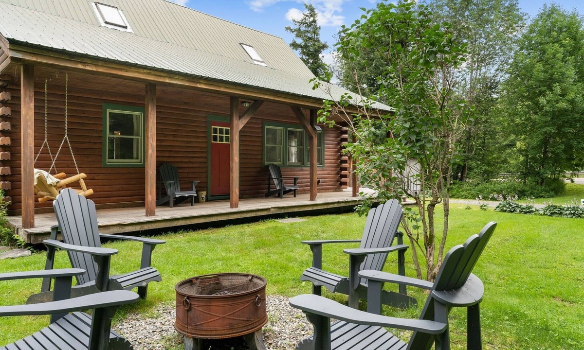 Jeffersonville Cabin | Dog Friendly Cabin Near Smuggs