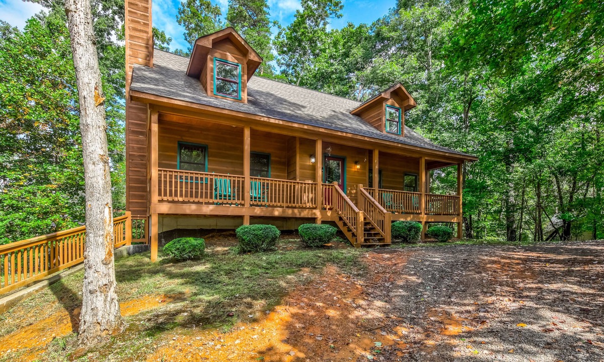 Ellijay Cabin | Dog-Friendly Cabin with Access to Shared Pools, Golf, Fishing Pong