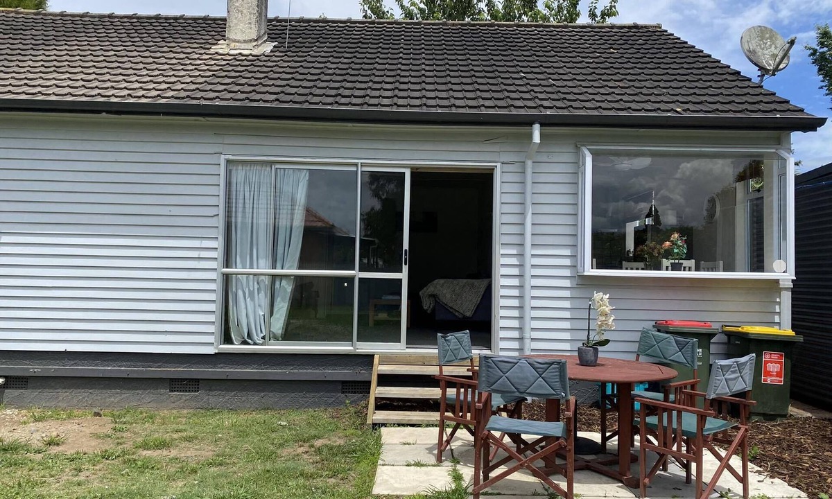 Hamilton East House | Dog Friendly, Gym, Central