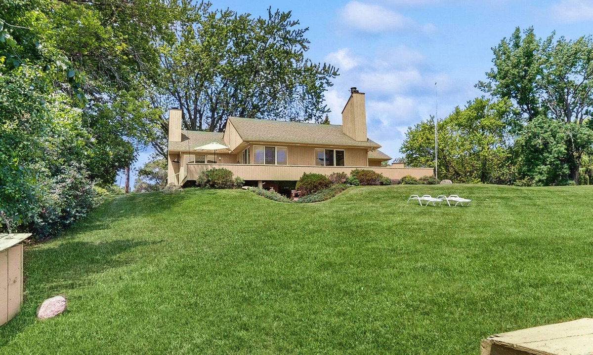 North Hero House | Dog-friendly, home on Lake Champlain with panoramic views of the Green Mountains