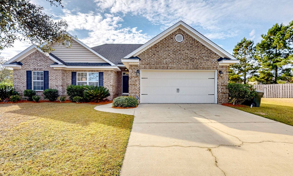 Pooler House | Dog - Friendly Home w/Large Yard in Pooler