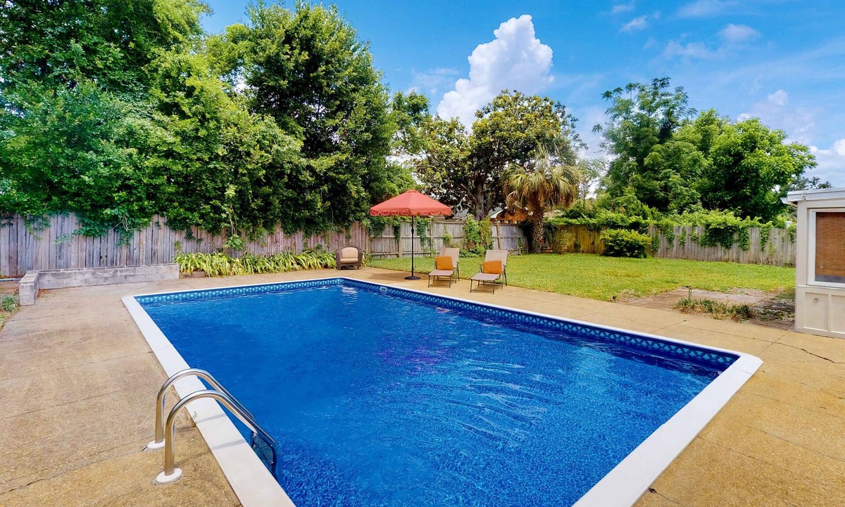 Pensacola House | Dog-friendly home with pool, patio, full kitchen, & W/D - in a great location