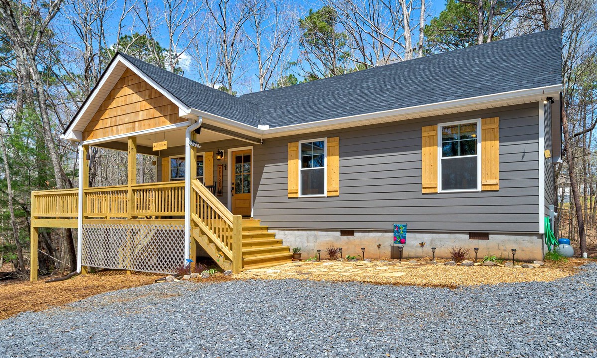 Eagle Mountain Cabin | Dog-friendly home with wraparound deck, firepit, grill, WiFi, and pool