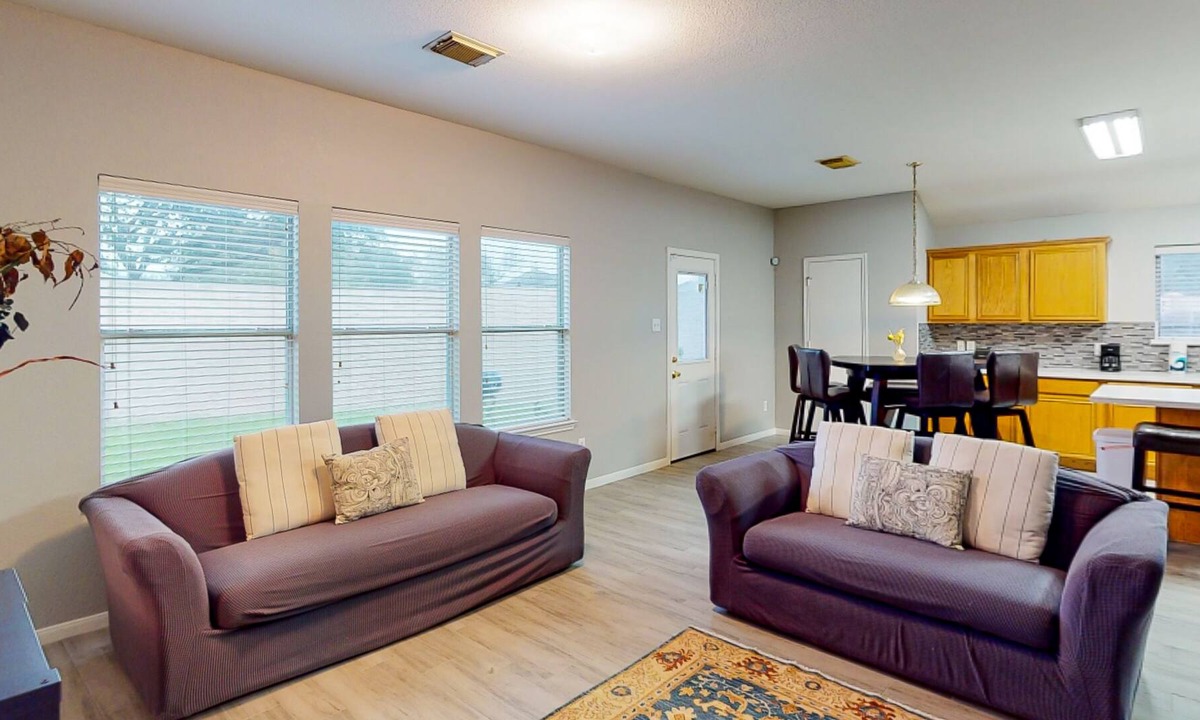 Clodine House | Dog-friendly home with an enclosed yard, jetted tub, washer/dryer, & pool table