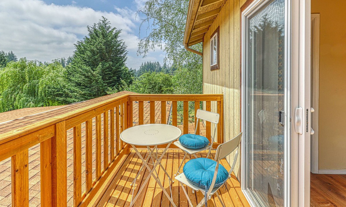 Covington House | Dog-friendly house & studio w/ a deck, private hot tub, firepit, & large yard