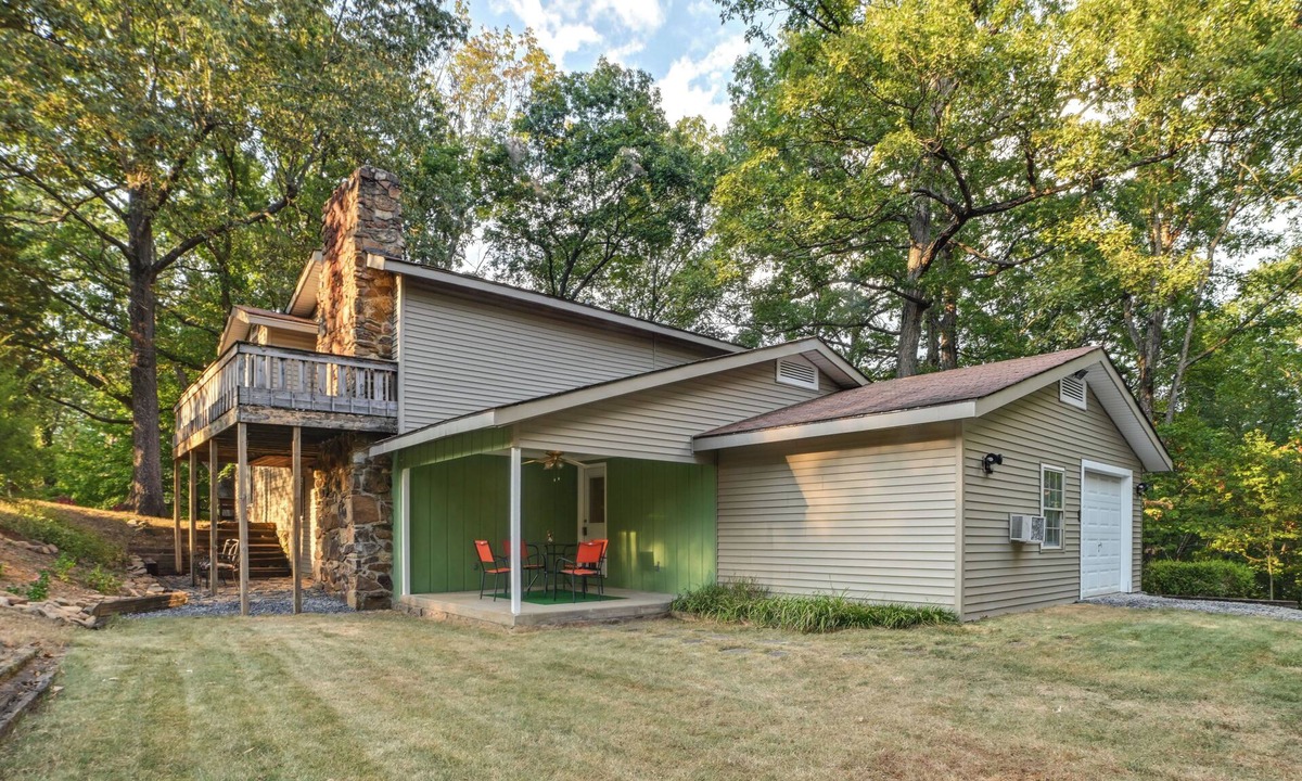 Gilbertsville House | Dog-Friendly Kentucky Lake Home w/Game Room!