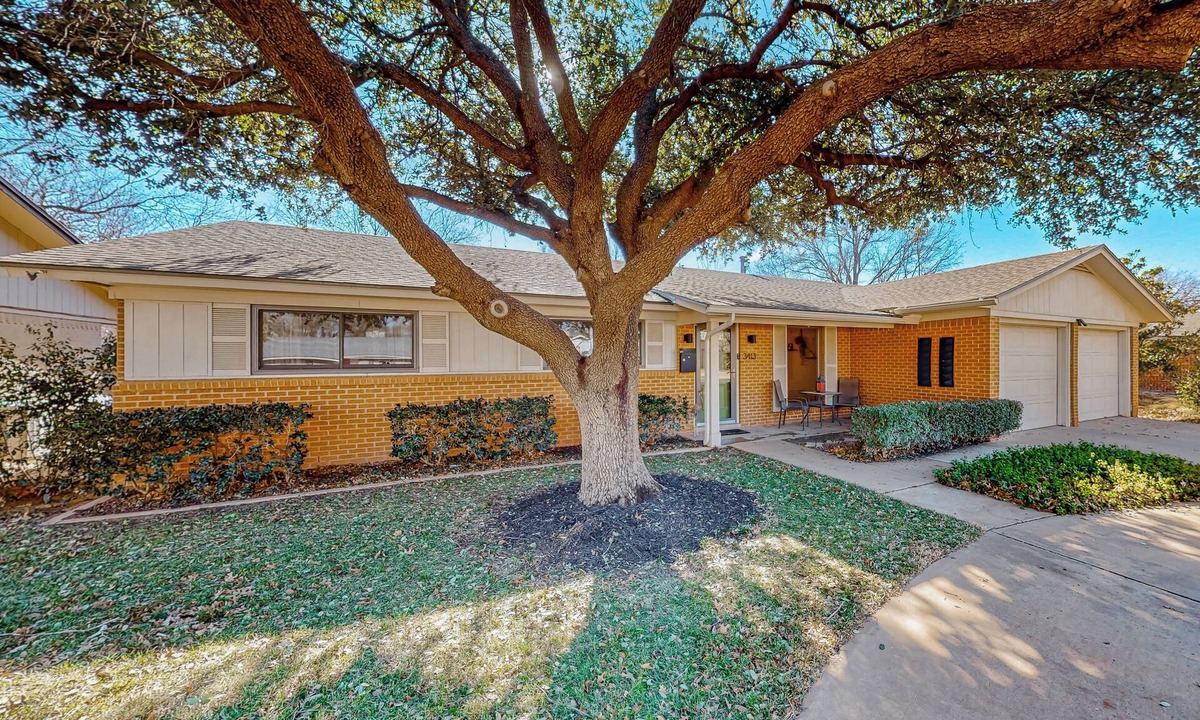 Lubbock House | Dog-Friendly Lubbock Home w/Backyard