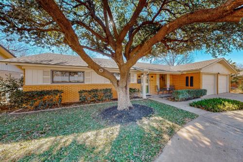 Lubbock House | Dog-Friendly Lubbock Home w/Backyard