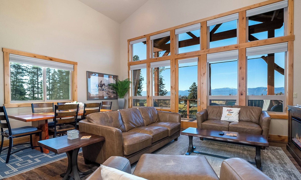 Bigfork House | Dog Friendly Luxury Townhome on Golf Course