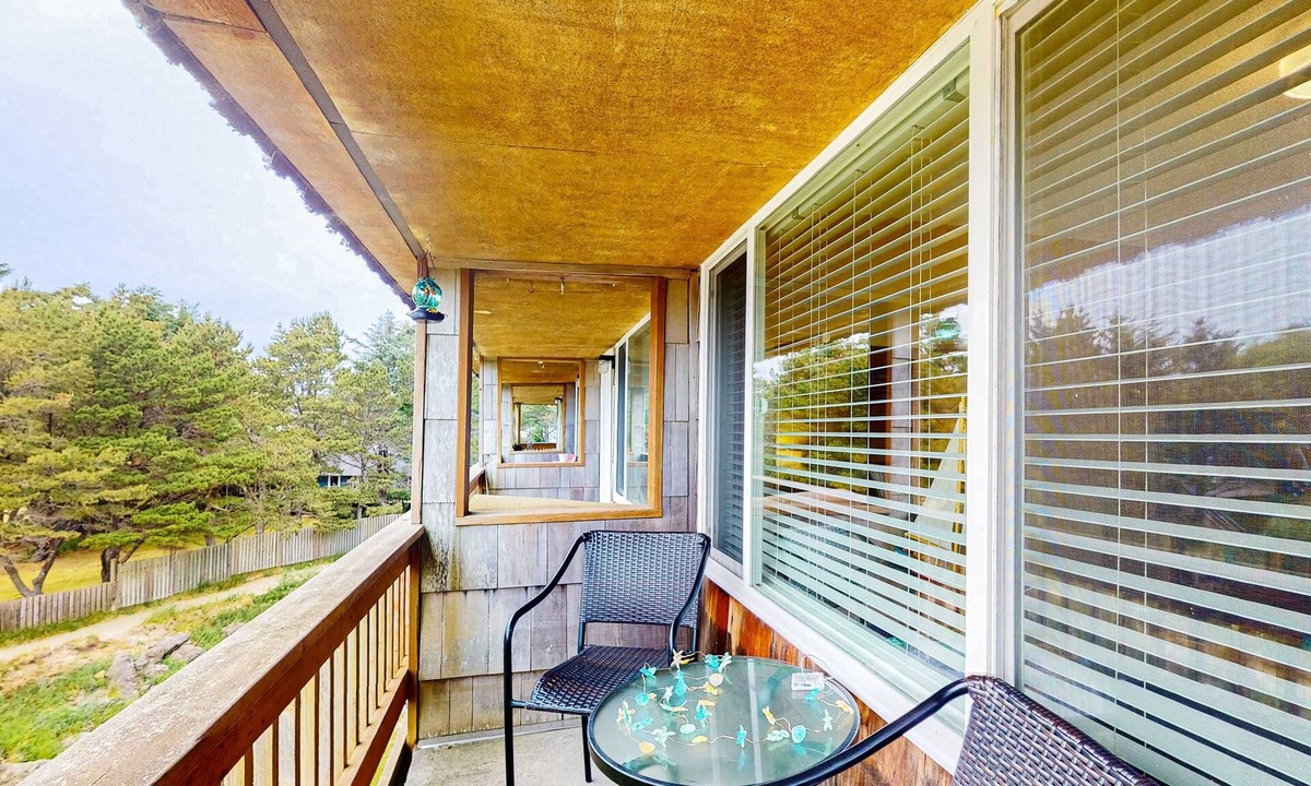 Neskowin Condo | Dog friendly oceanfront condo with beach access and updated interior