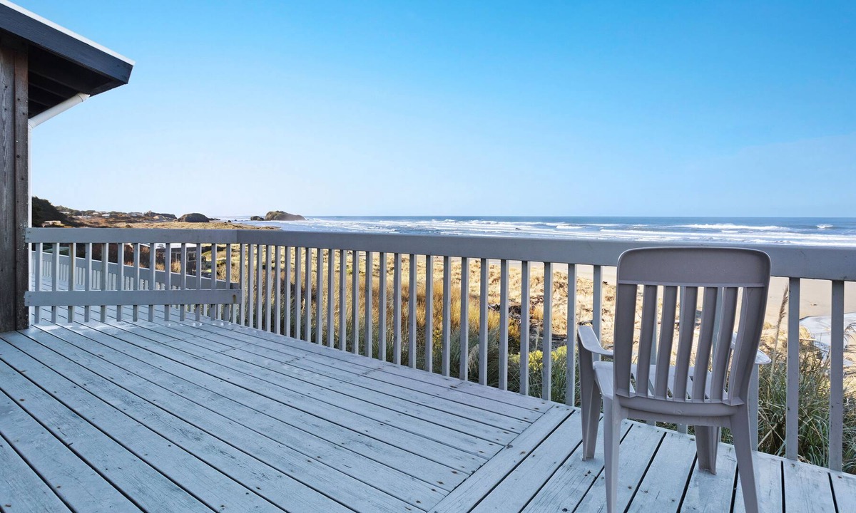 Bandon House | Dog-friendly, oceanfront condo w/ beach access, cozy fireplace, and large deck