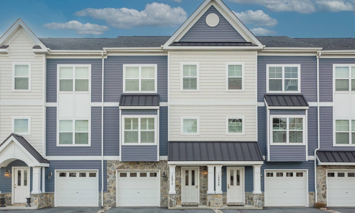 Rehoboth Beach House | Dog Friendly Rehoboth Beach Townhouse Pool Parking