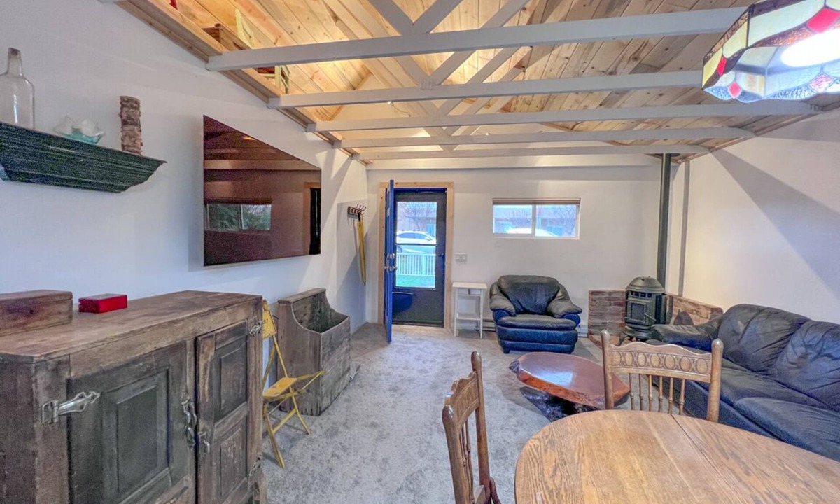 Bellingham House | Dog friendly remodeled home