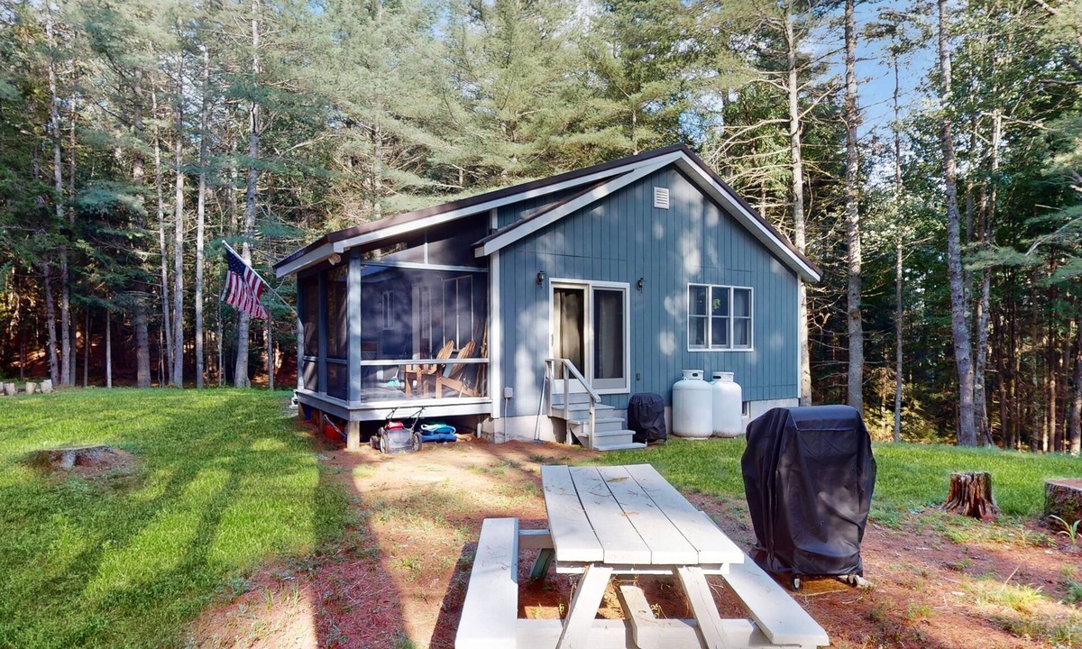 Indian Lake House | Dog-friendly, riverfront cabin with kayaks and firepits