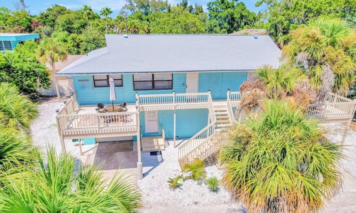 Englewood House | Dog Friendly Spacious Quadplex