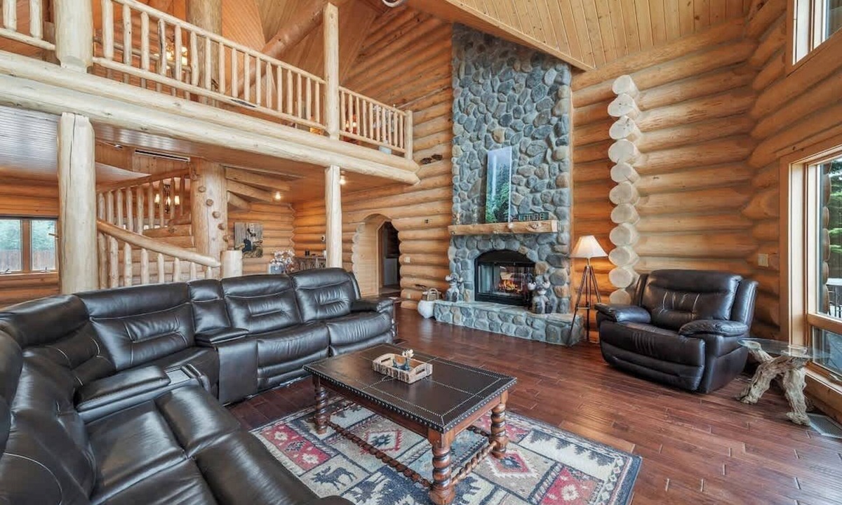 Sagle House | Dog Friendly Waterfront Log Home w/Private Dock