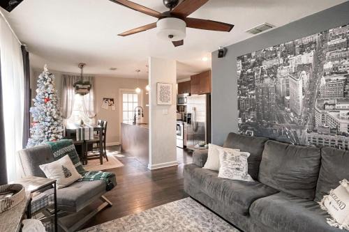 Dixieland House | Dog-Friendly Yard! Walkable Dixieland District Gem