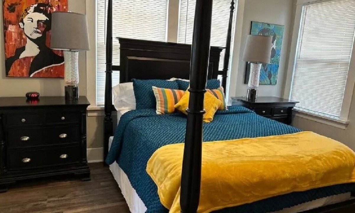 North Little Rock House | Dog Town Pride Cottage