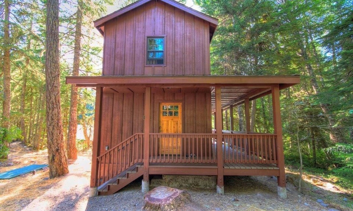Government Camp Cabin | Doig Cabin: Support a great cause while on vacation!