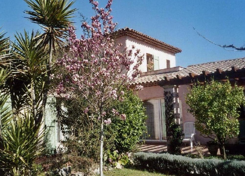 Mougins Apartment | Dolce-Nido