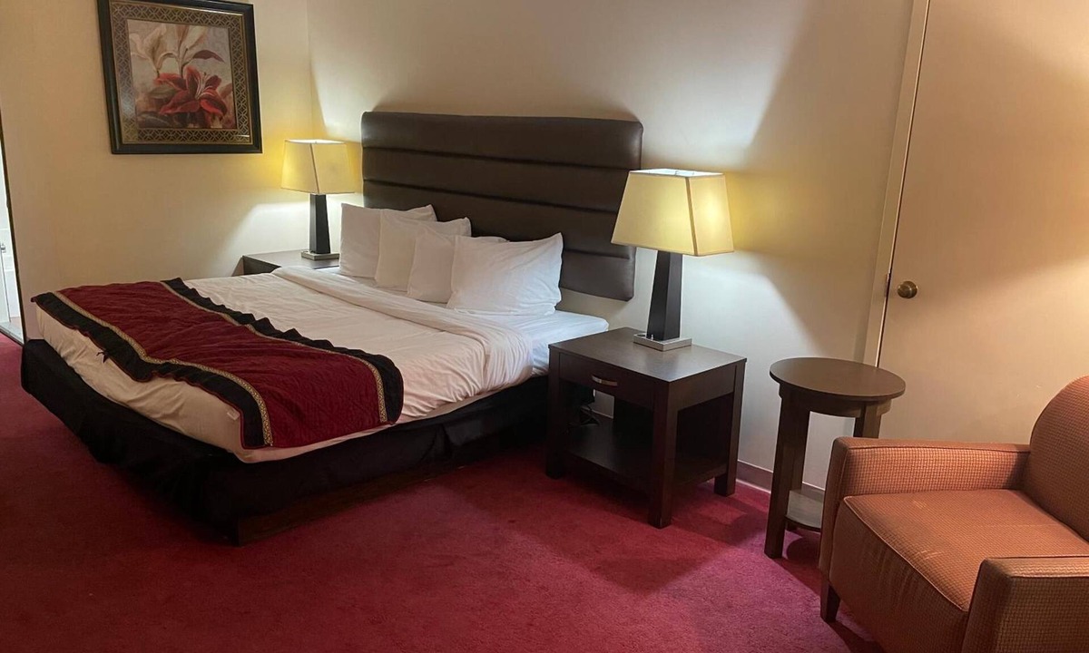 Albion Hotel | Dollinger's Motor Inn