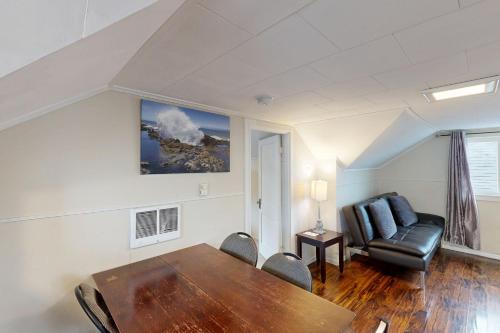 Rockaway Beach House | Dolphin 2