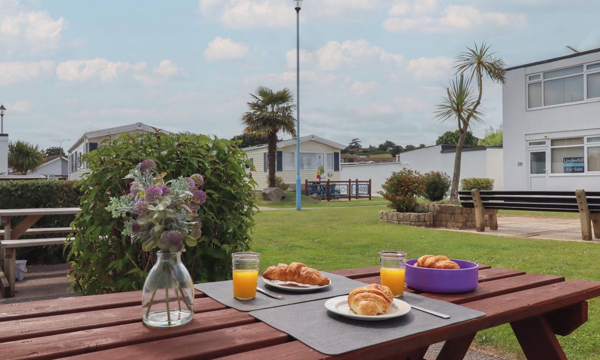 Dawlish Warren Cottage | Dolphin Chalet