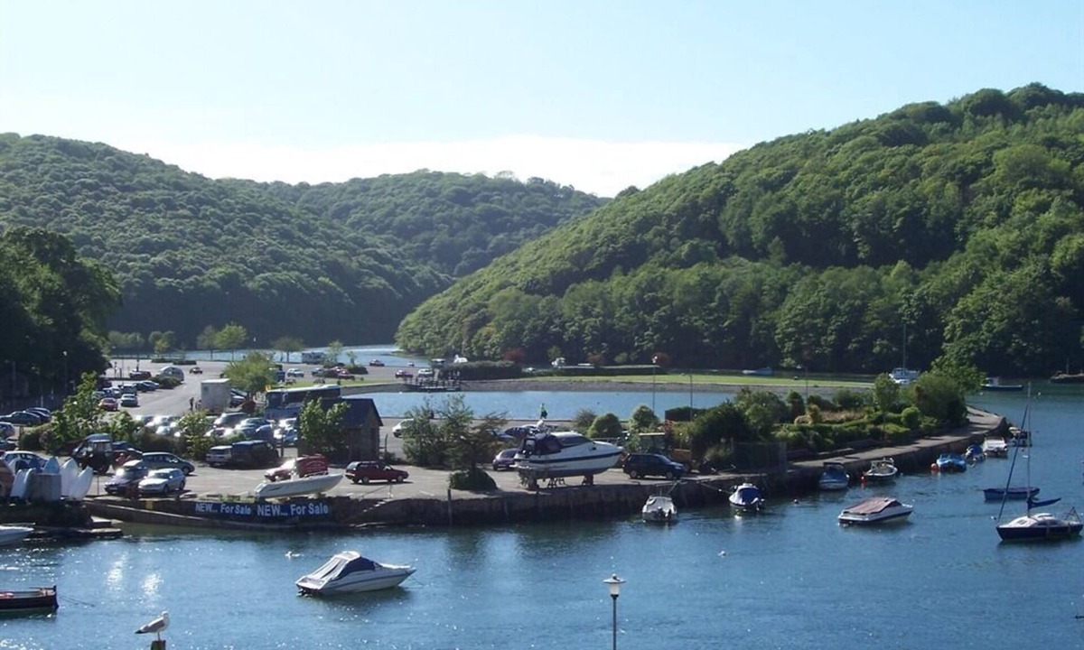 Looe House | Dolphin Guest House