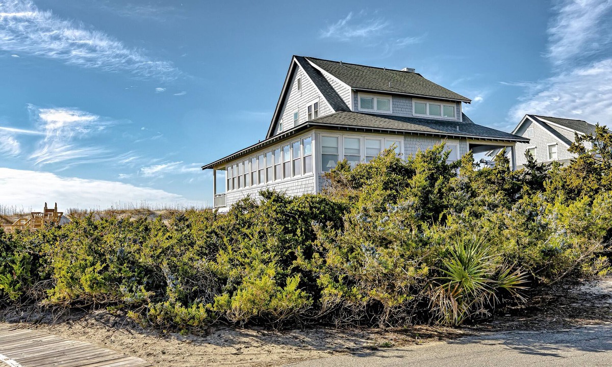 South Beach House | Dolphin Watch, This Pet Friendly oceanfront home has everything you need and more!