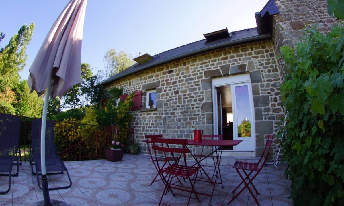 Saint-Laurent-de-Terregatte House | Domäne mit Terrasse by Interhome