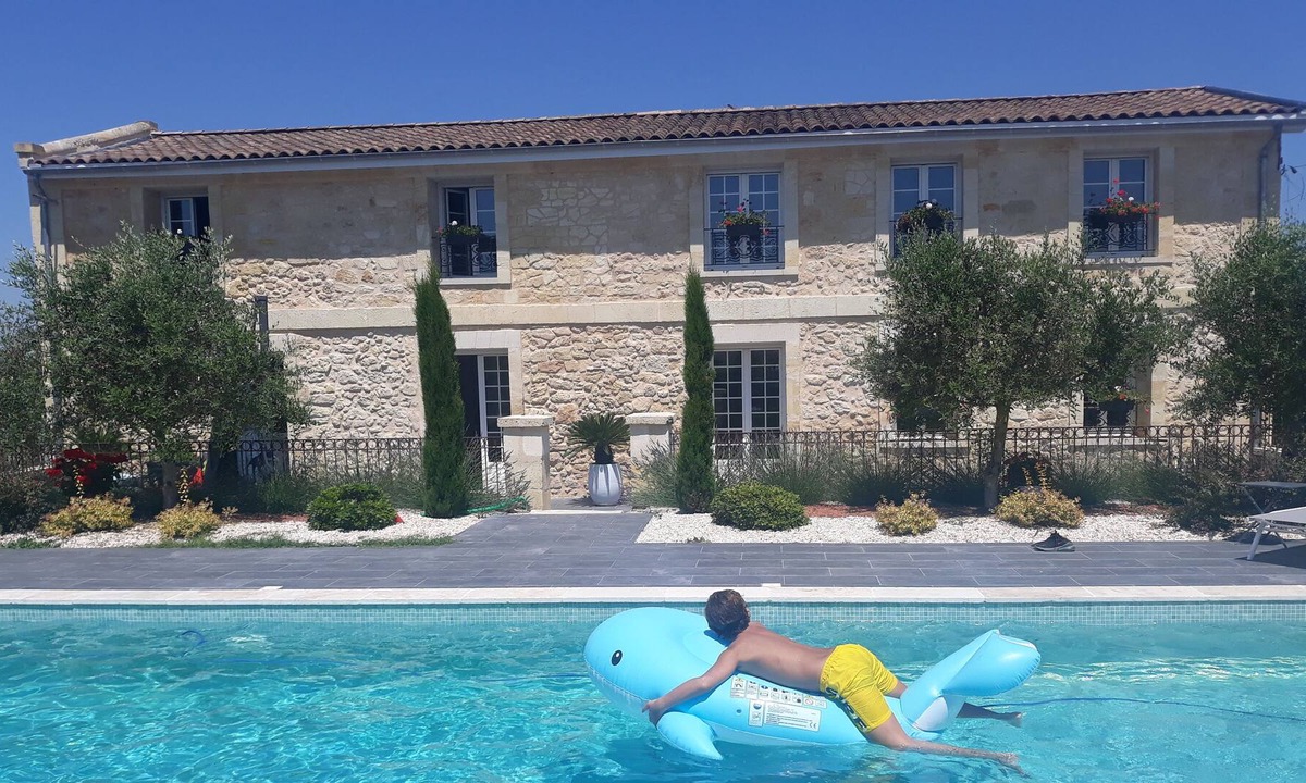 Saint-Louis-De-Montferrand House | DOMAINE DE GUILLEMIN