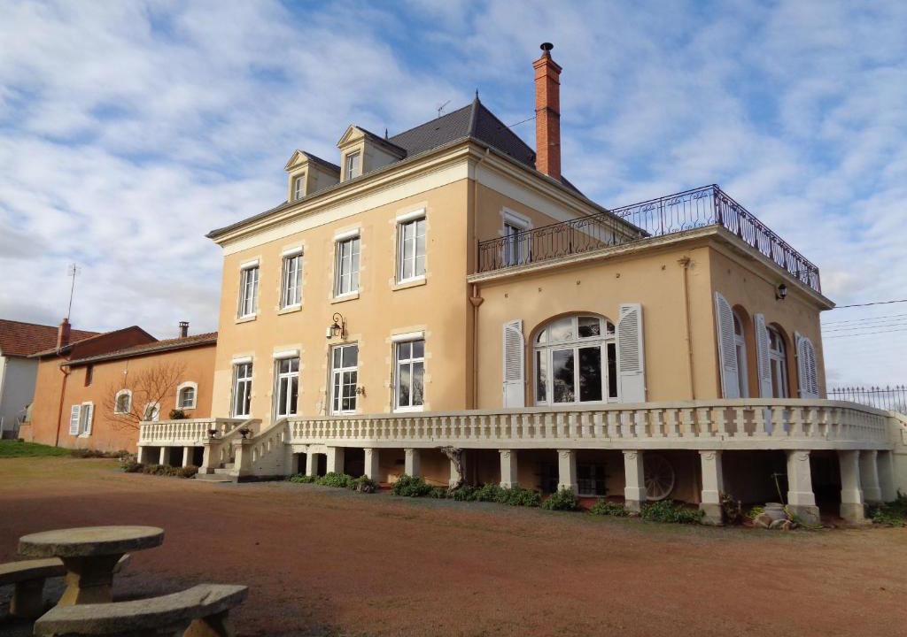 Ouches Bed & Breakfast | DOMAINE BERENGUER