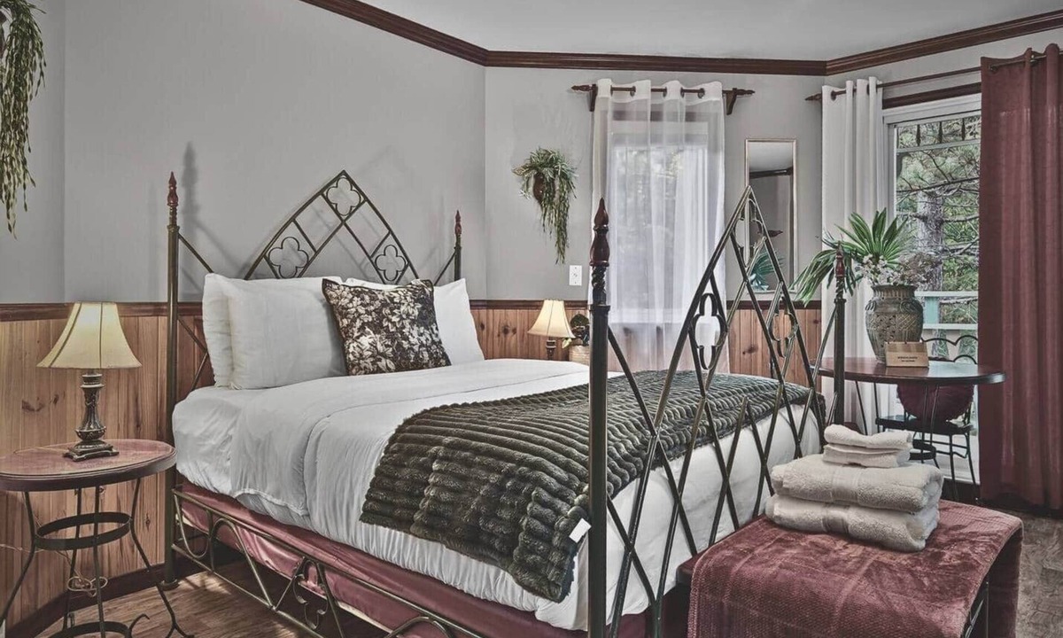 Saint-Alexis-des-Monts House | Domaine Rivière Sacacomie - La Romantique