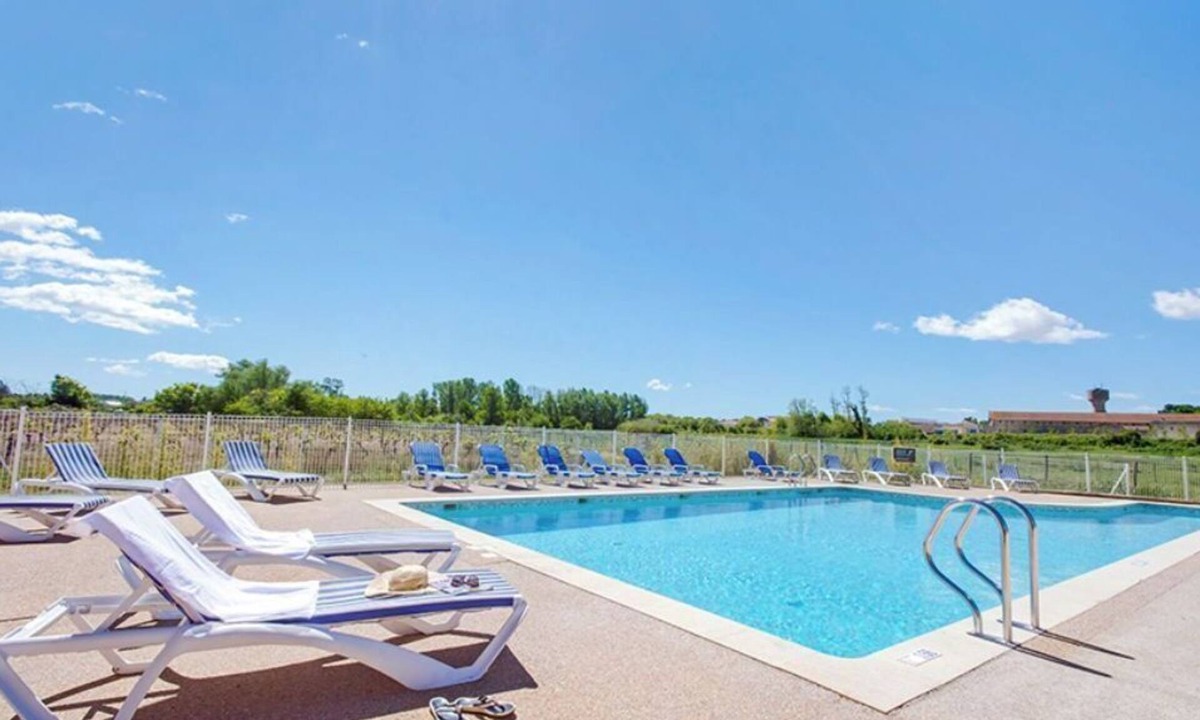 Colombiers Ski Chalet | Domaine d'Enserune M3P6