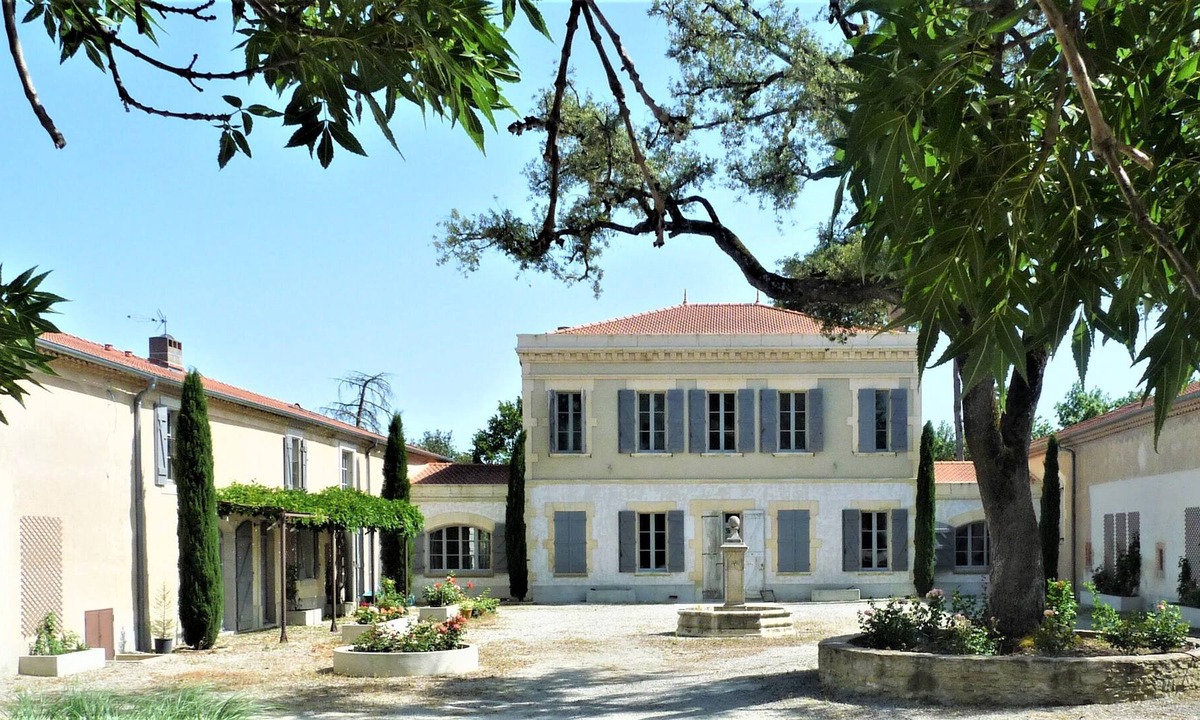 Alzonne House | Domaine de BELLOC Gîte Ecurie
