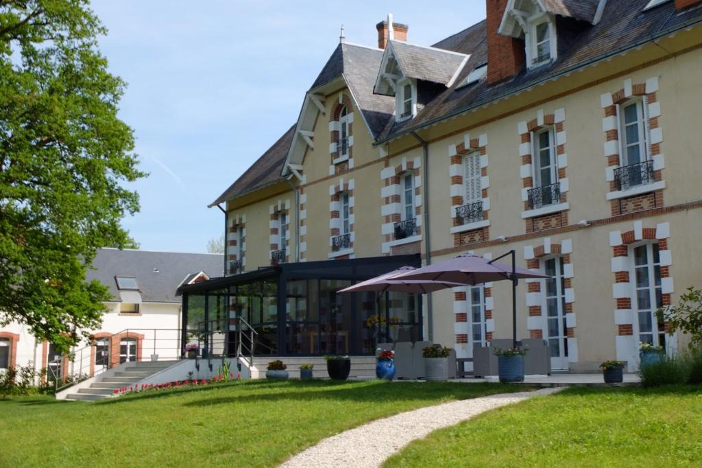 Neuvy-sur-Barangeon Apartment | Domaine de Croix en Sologne