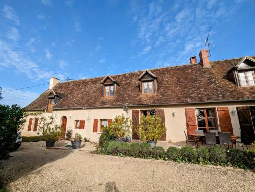 Azay-le-Ferron Bed & Breakfast | Domaine de la Botterie, Jaune