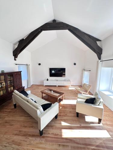 Saint-Just House | Domaine de la Roche Chabrelle