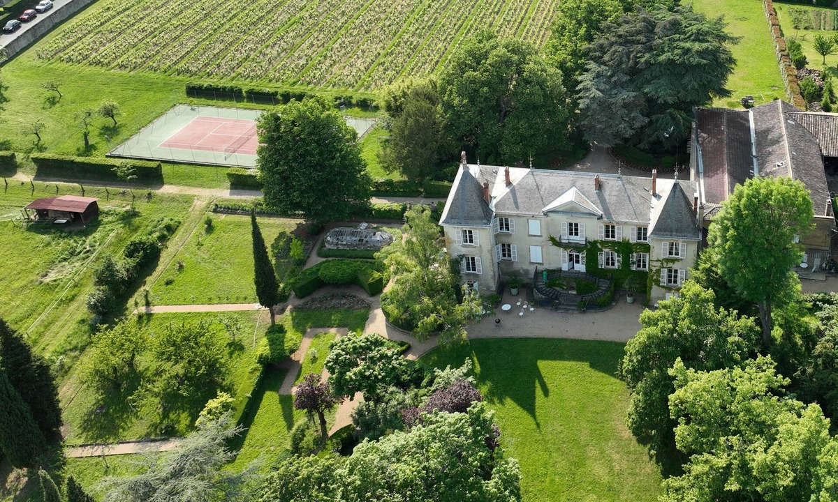 Les Echets House | Domaine de Montclair