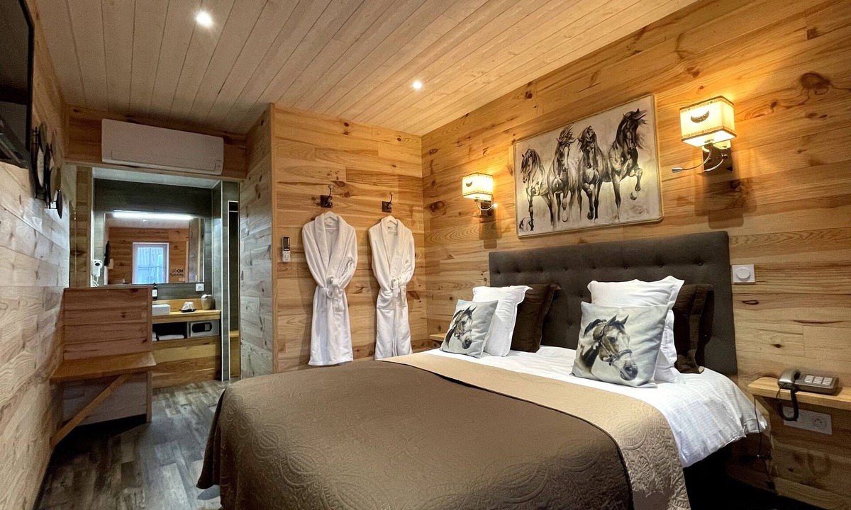 Roullet-Saint-Estephe Hotel | Domaine de Roullet