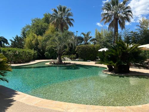 Carros Villa | Domaine De Respelido