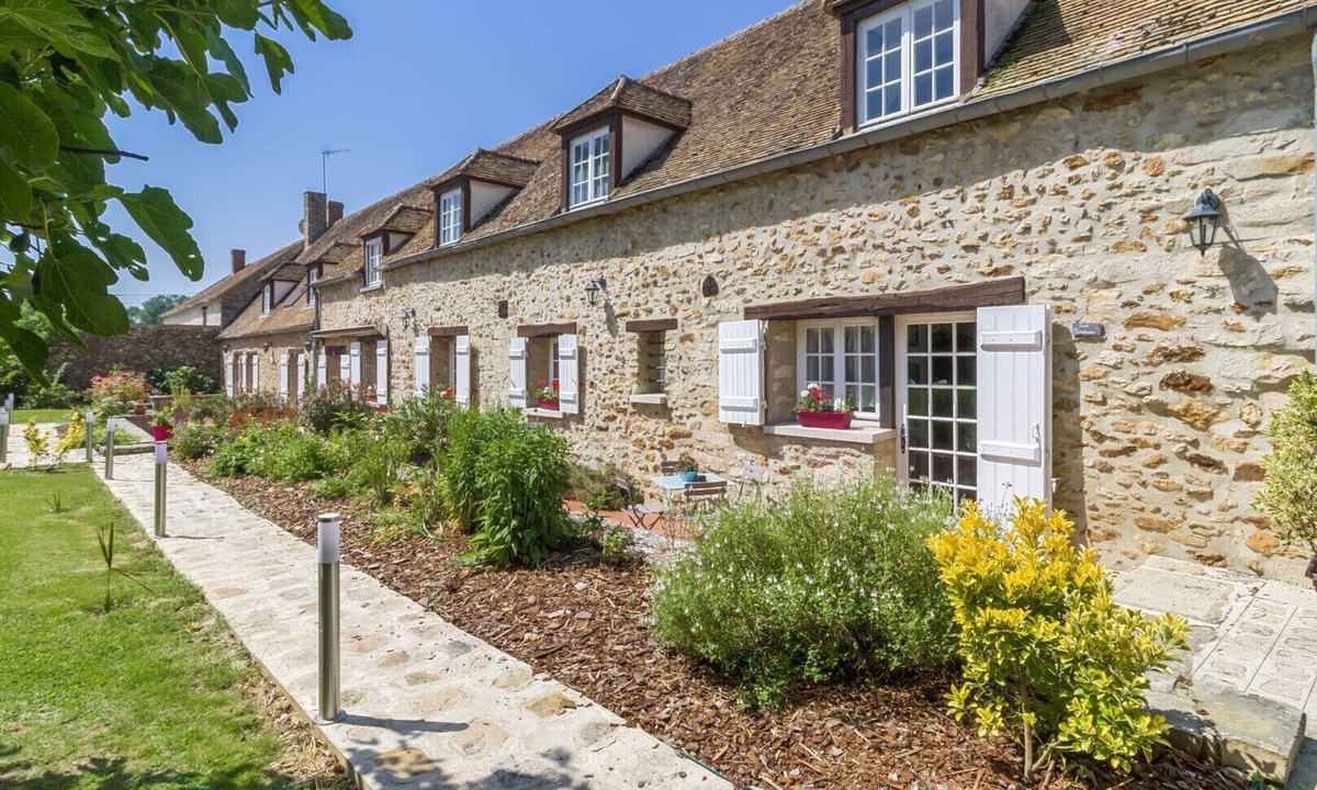 Petit Moisenay Apartment | Domaine des Trois Chateaux