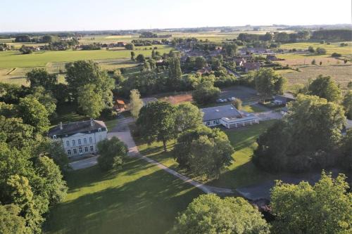 Cappelle-en-Pevele Apartment | Domaine du Béron - Chateau et gites