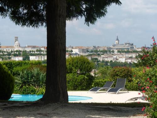 Angouleme Bed & Breakfast | Domaine du Champ Fleuri