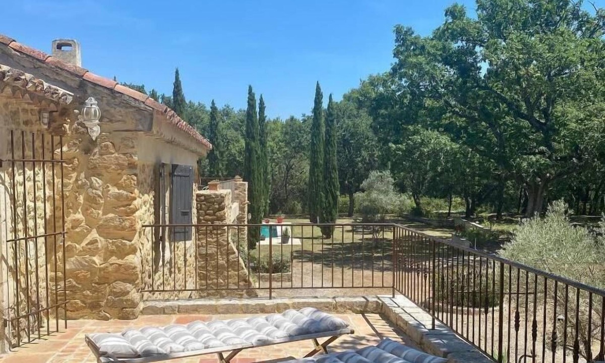 Mondragon House | Domaine du Commandeur