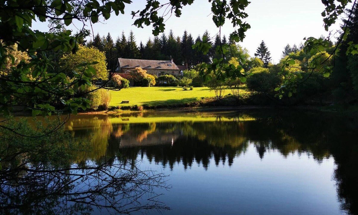 Bussiere-Saint-Georges Bed & Breakfast | Domaine des Capucins Room 2