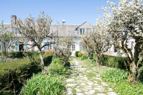 Morvillers-Saint-Saturnin House | Domaine de Saint-Saturnin